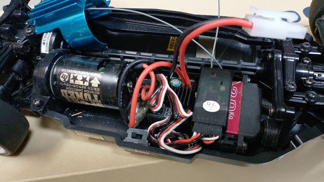 TT-02 と 2020 FORD GT Mk II ボディパーツセット