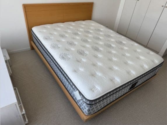 TEMPUR【11月19日まで✨】高級木製ベッドフレーム クイーン ダブルワイド