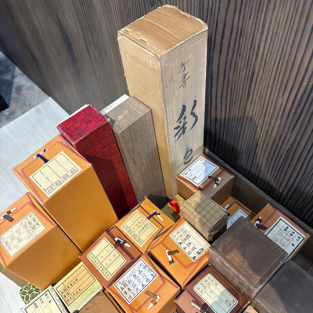 古い掛軸　たくさん