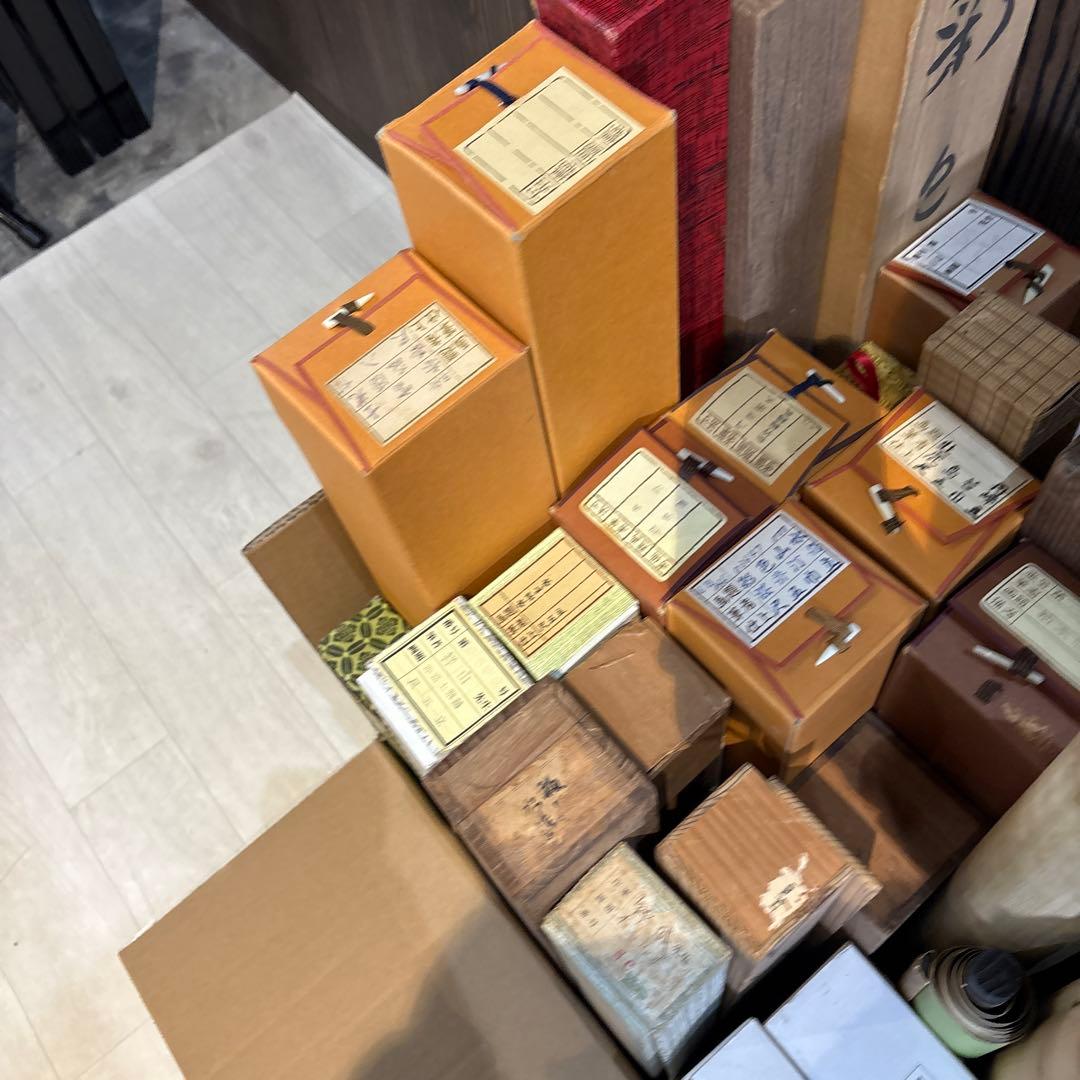 古い掛軸　たくさん