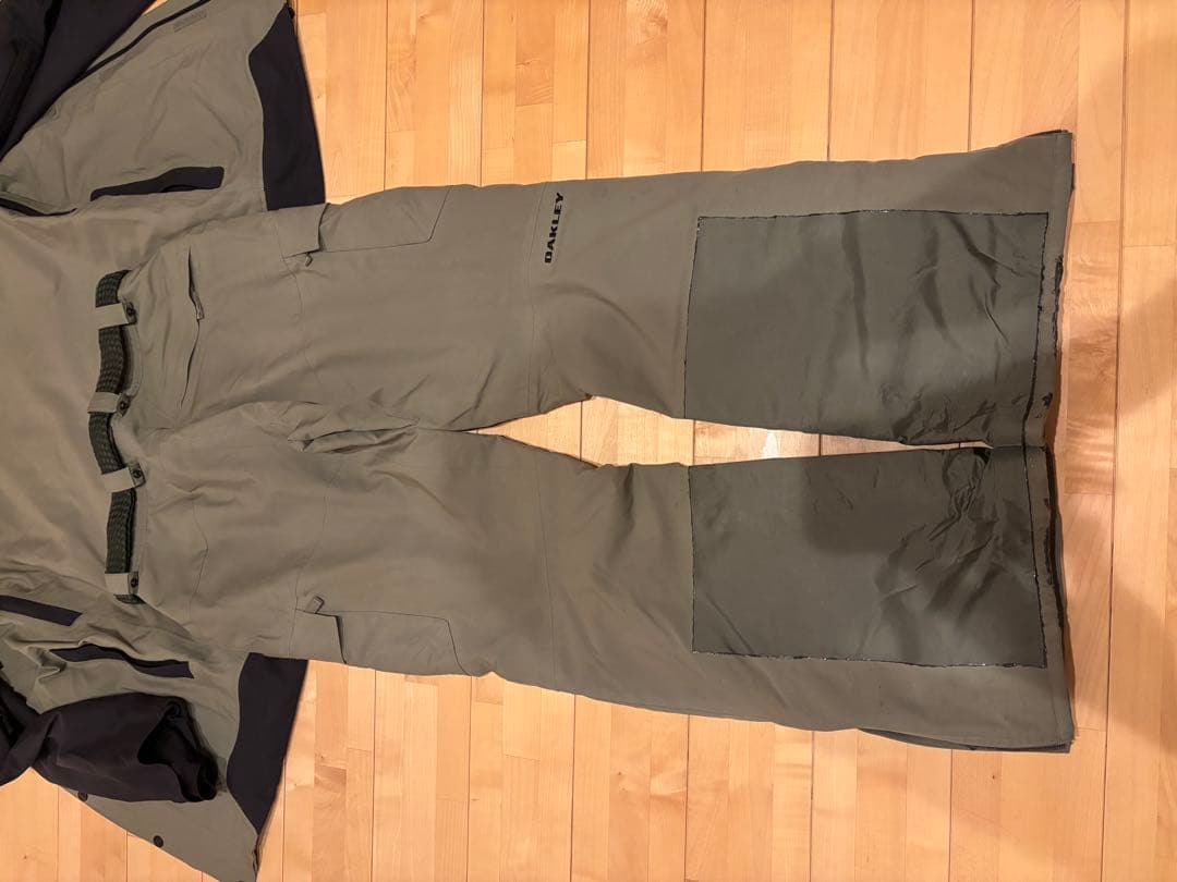 スキーウェア/ボードウェア/オークリー（上下セット）