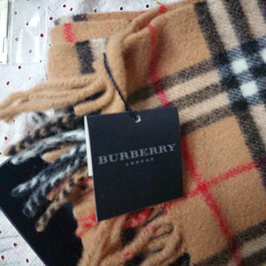 バーバリー チェックラムウール100% マフラーとグローブ タグつき