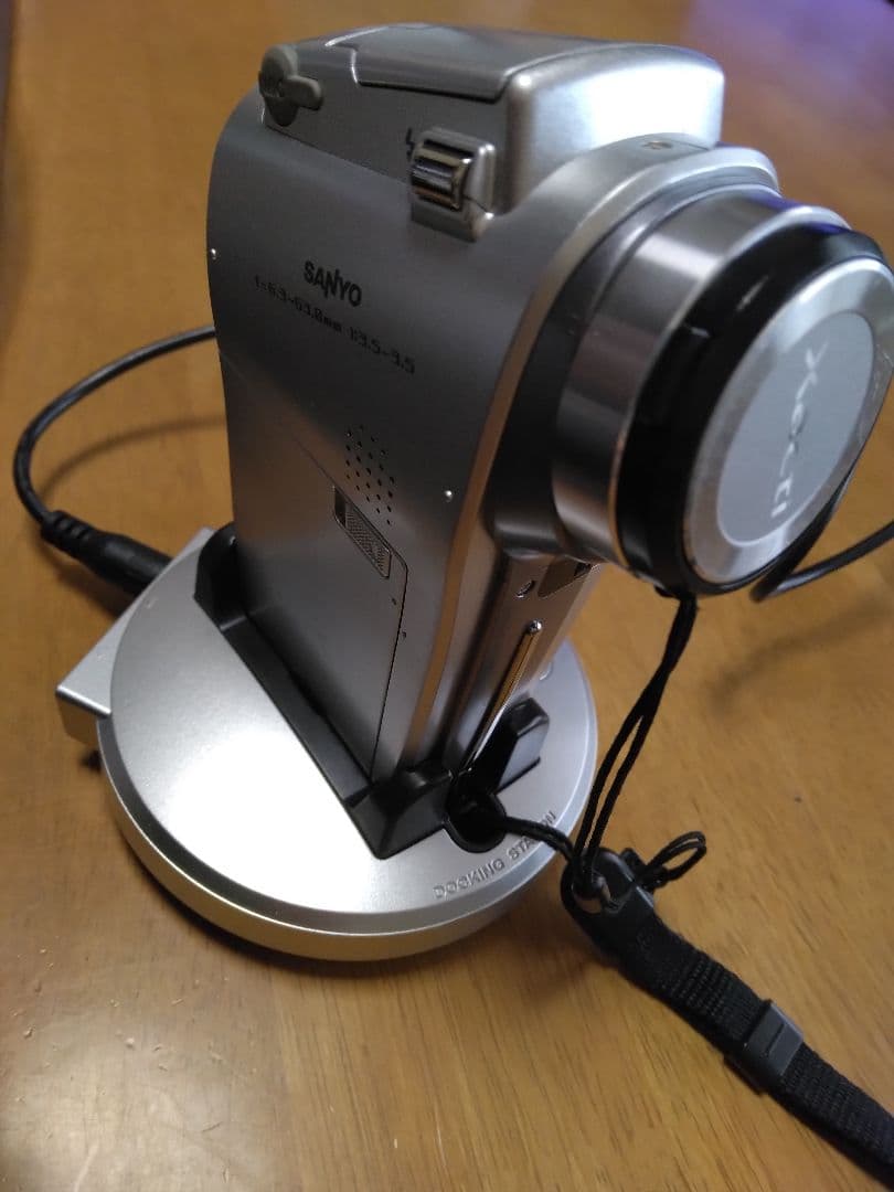 Sanyo サンヨー Xacti DMX-HD1A シルバー ワイドレンズ付き