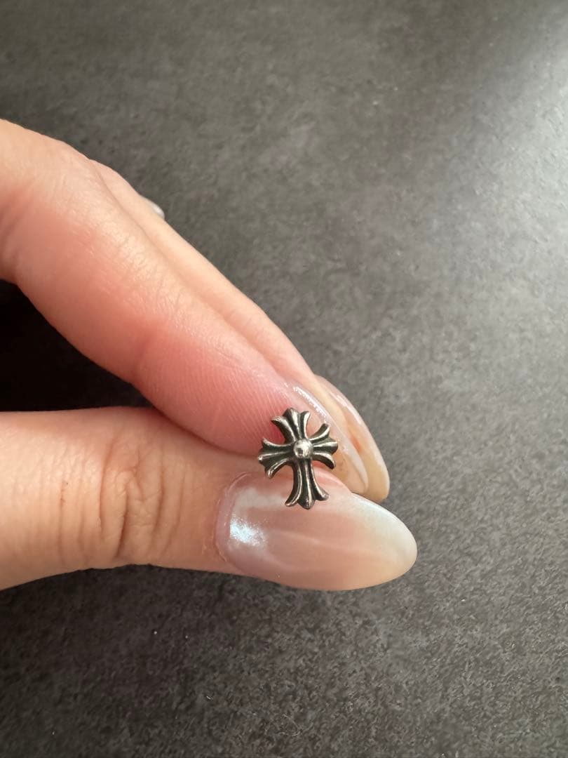 正規品　クロムハーツ　ピアス　CHクロススタッド　インボイスなし