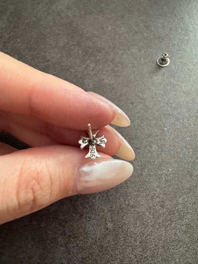 正規品　クロムハーツ　ピアス　CHクロススタッド　インボイスなし