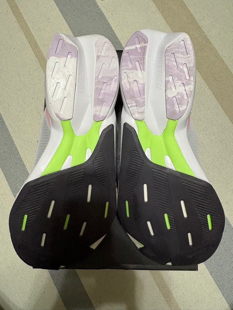 新品未使用　アディゼロ　ジャパン8 25.5cm