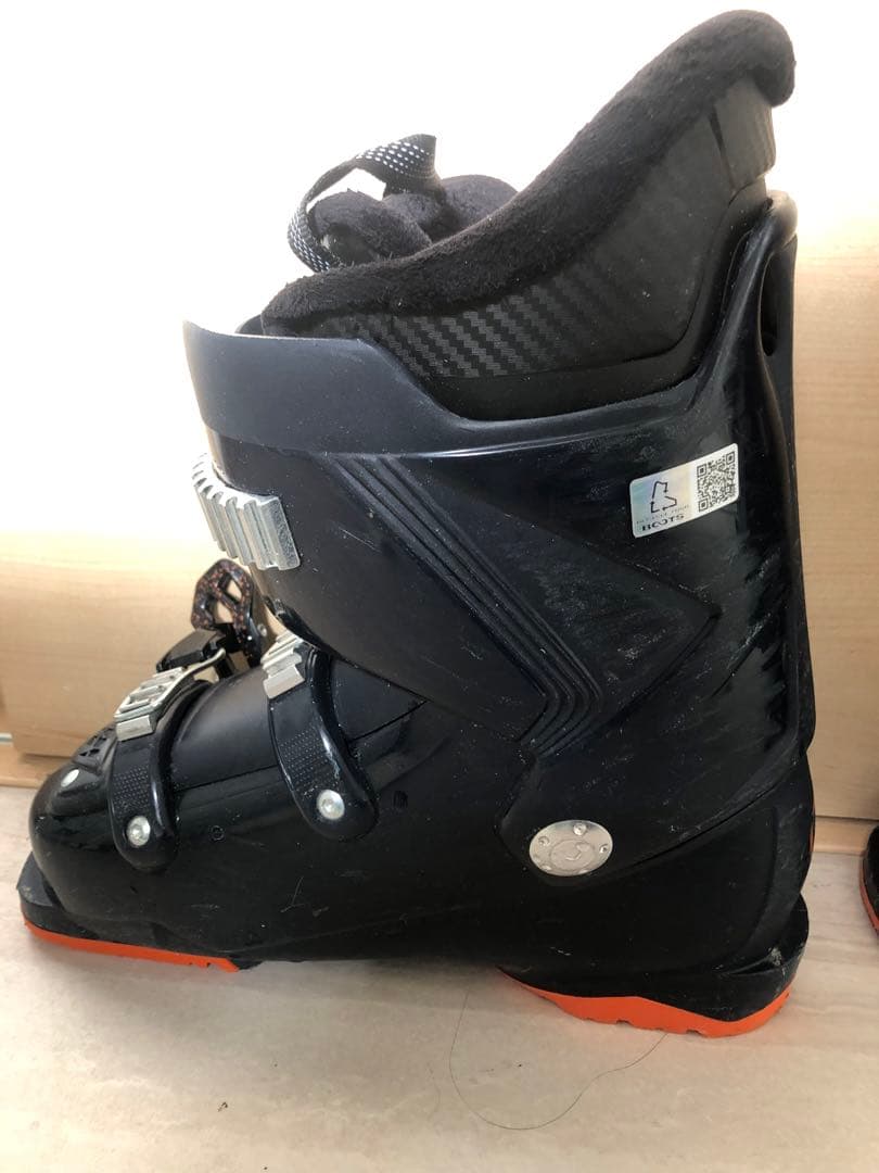 XX スキー板 ホワイト/ブラック バインディング付きそしてブーツのセット