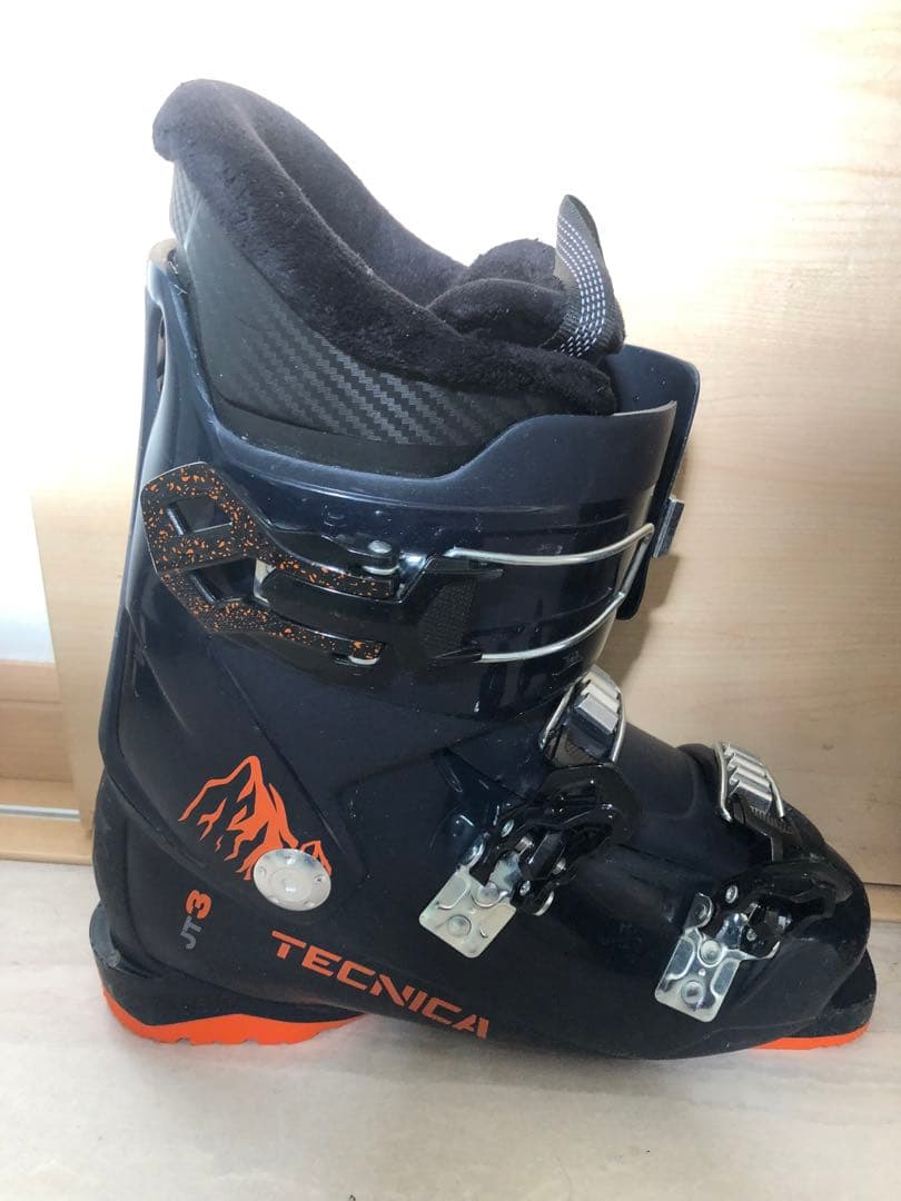 XX スキー板 ホワイト/ブラック バインディング付きそしてブーツのセット