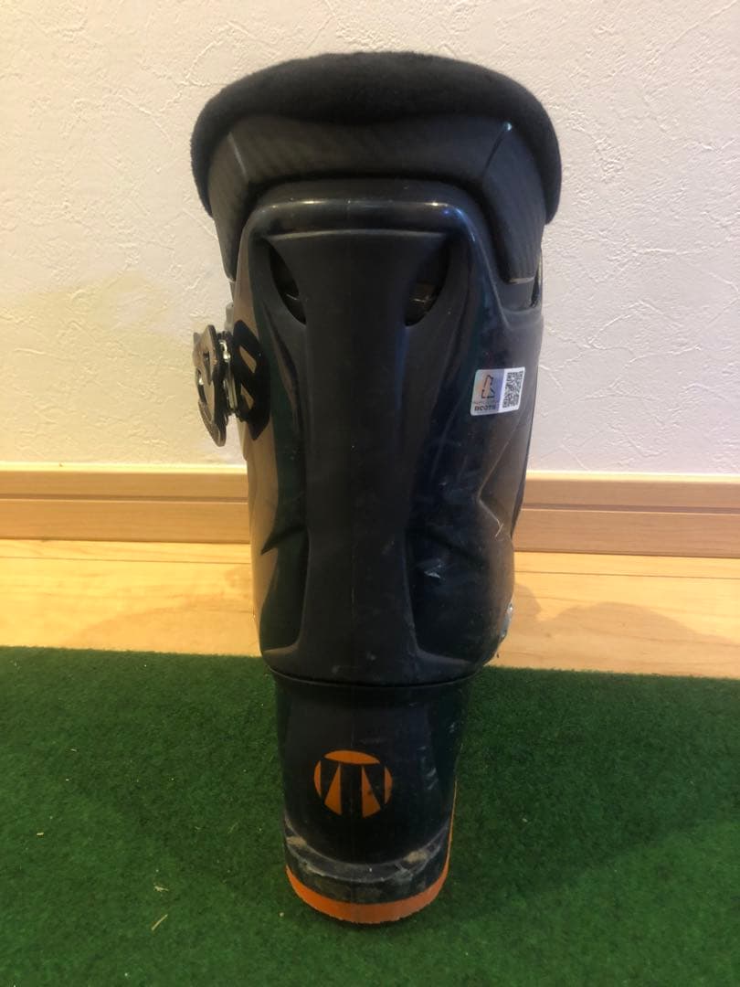 XX スキー板 ホワイト/ブラック バインディング付きそしてブーツのセット