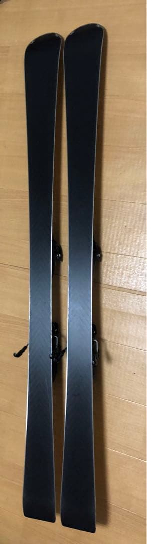 XX スキー板 ホワイト/ブラック バインディング付きそしてブーツのセット