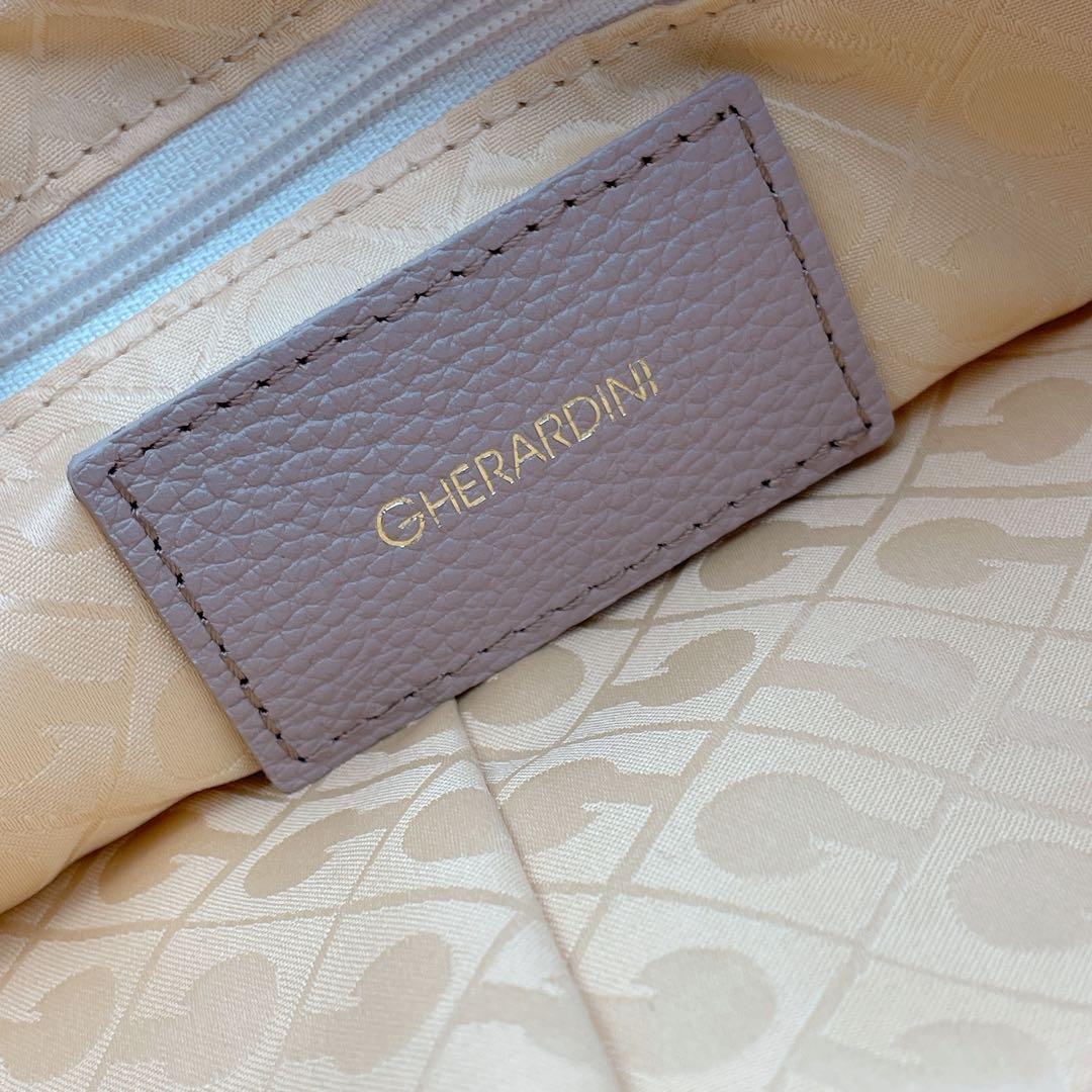 美品✨GHERARDINI ベージュ ロゴ リュック