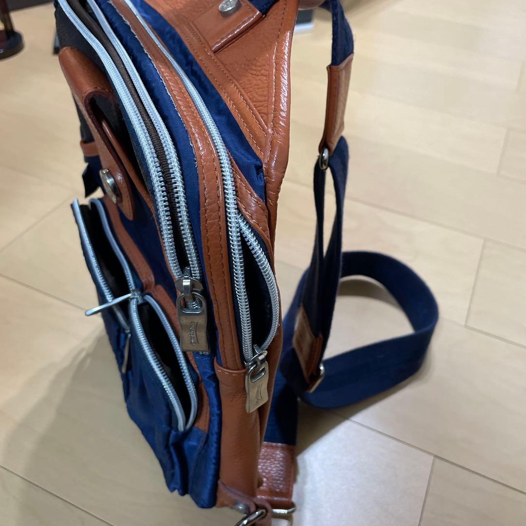 【まいたろー❤︎】Orobiancoオロビアンコネイビーとブラウンショルダー