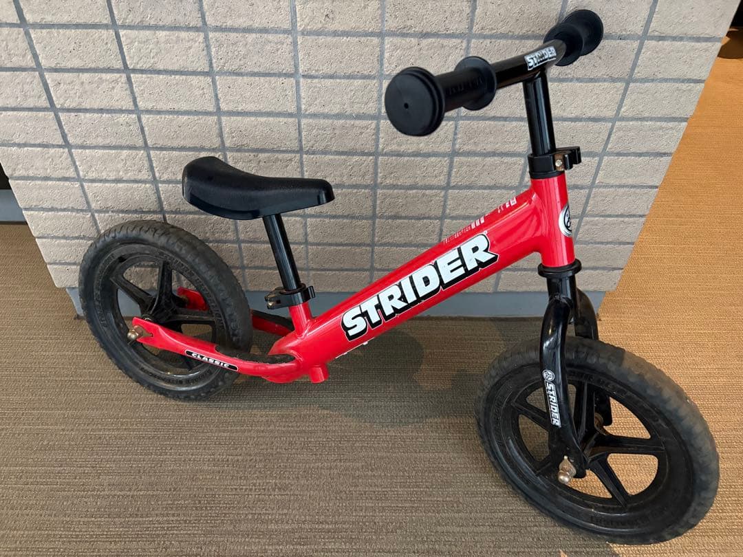ストライダー 日本正規品 レッド STRIDER ストライダー レッド 12