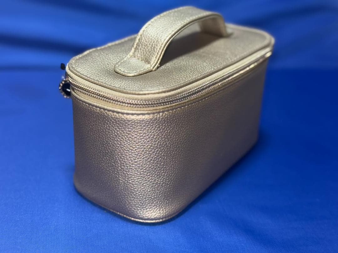 最新エミレーツ航空ファーストクラス　アメニティ