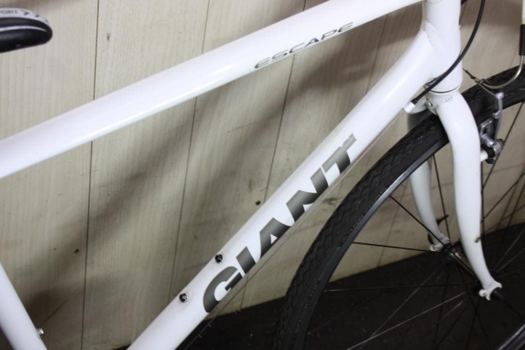 クロスバイク お*じ様 GIANT ESCAPE クロスバイク ホワイト 700C GIANT
