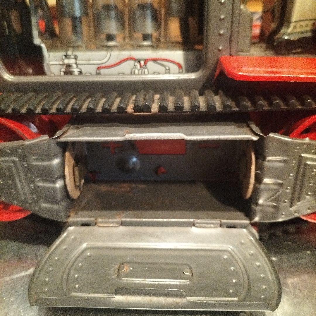 バッテリーオペレートトラクター　ブリキロボット