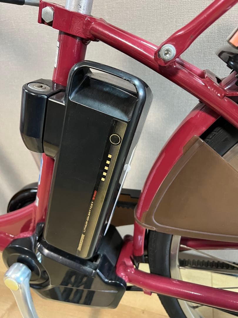 美品✨ ブリヂストン電動自転車、バッテリーB300
