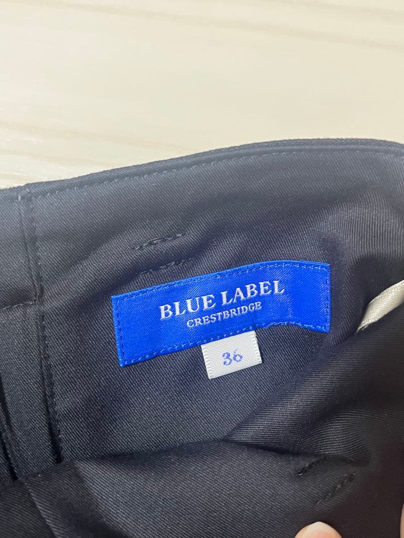 ブルーレーベルクレストブリッジ　スカート