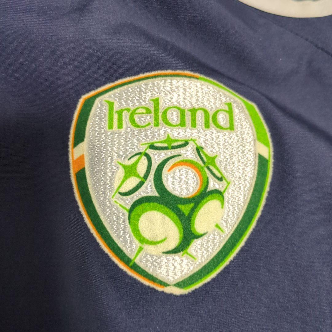 umbro アイルランド代表 ナイロンジャケット サッカー サイズL　刺繍ロゴ