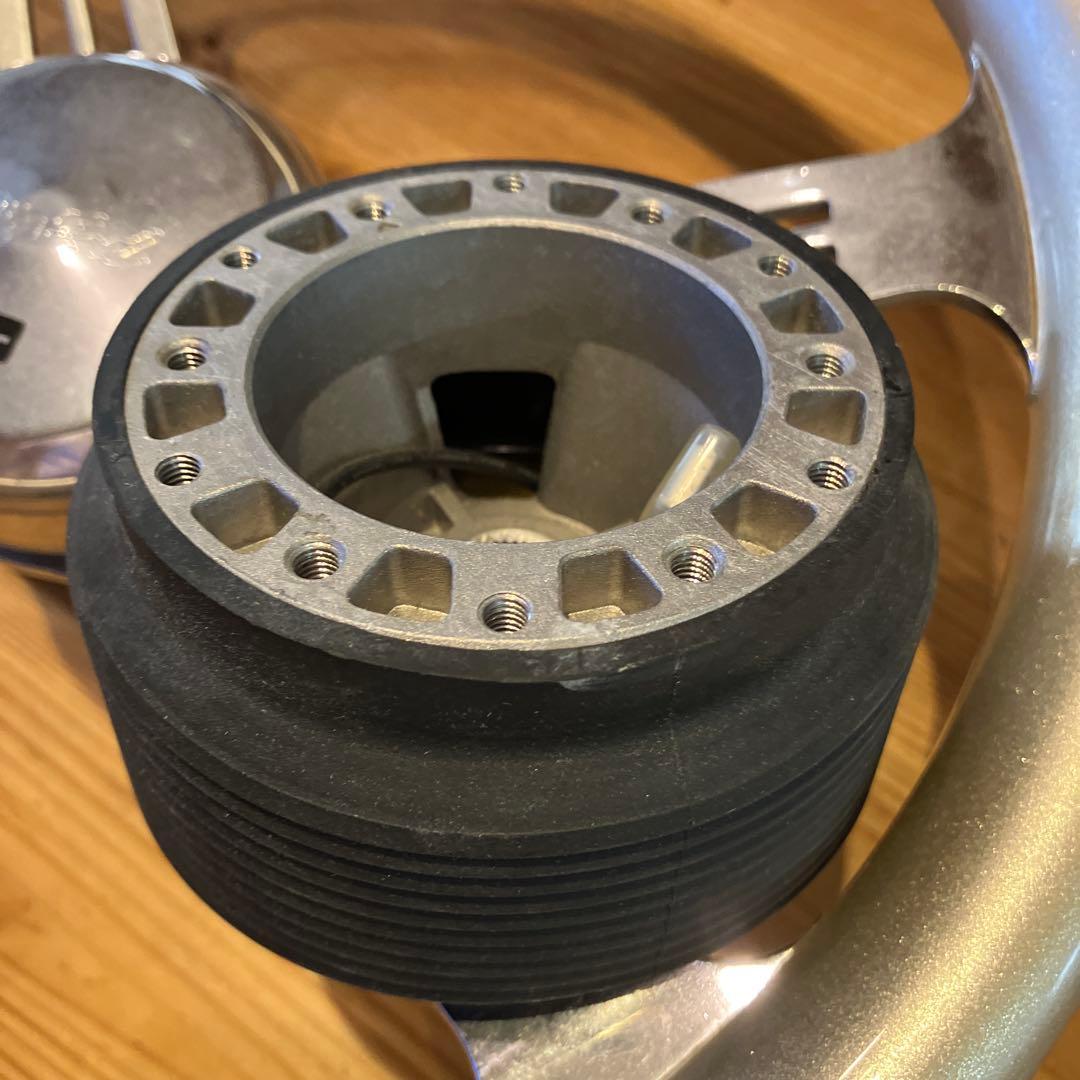 シルバー 3スポーク ステアリング 本体 ステアリングサイズ　35です。