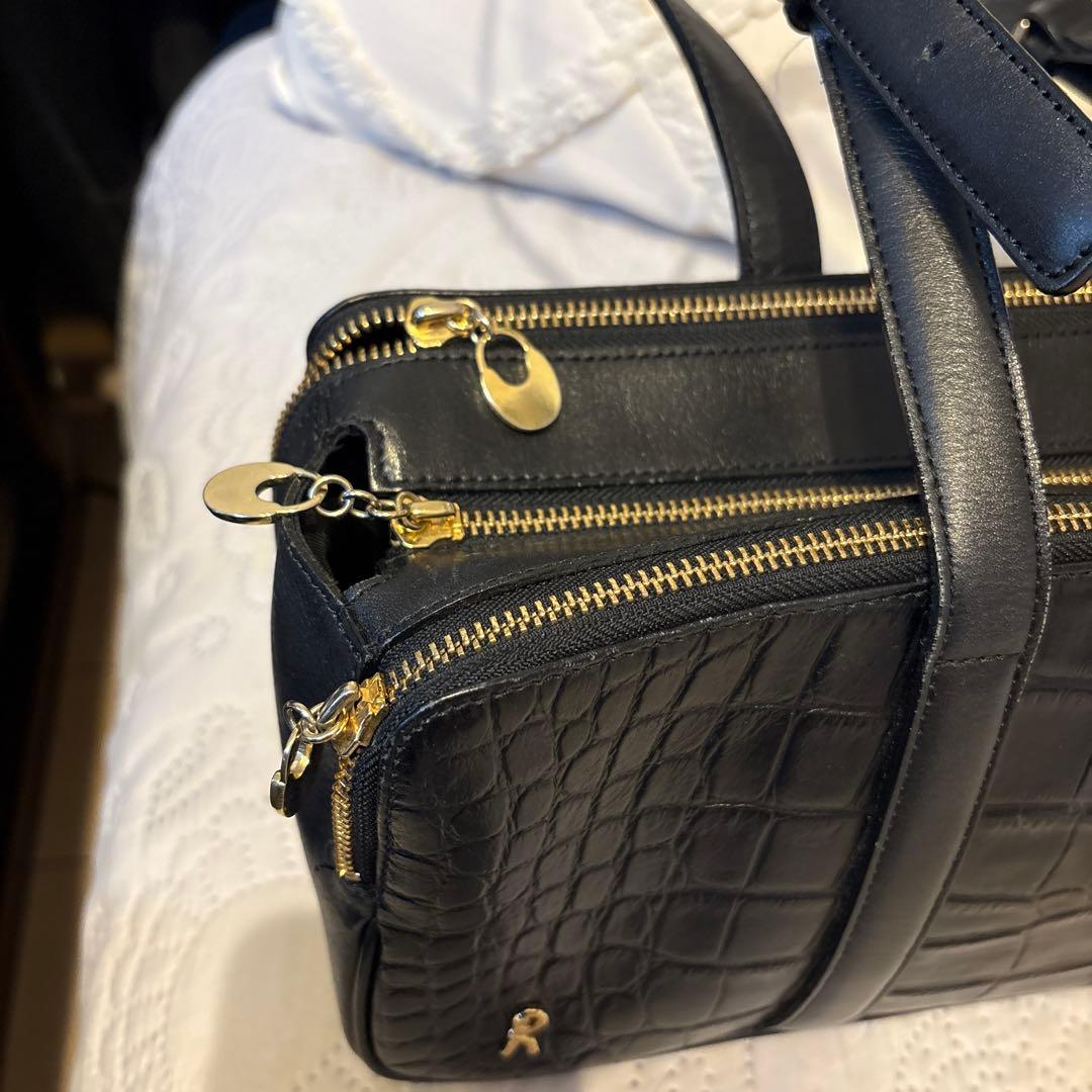 ロベルタ　ディ　カメリーノ　Tokyo 黒