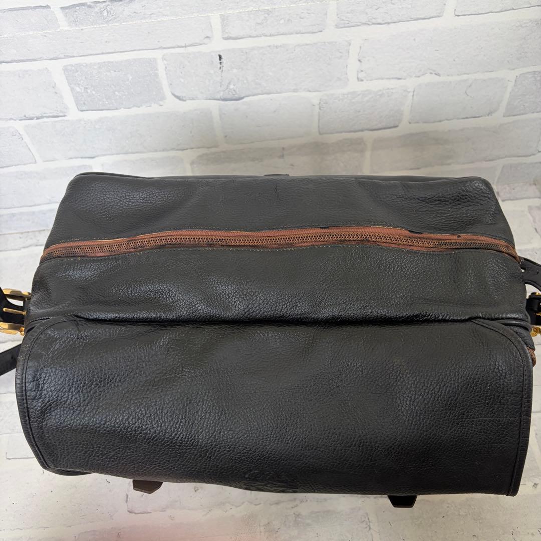 【極美品】ロエベ メッセンジャーバッグ アナグラム ナッパレザー 斜め掛け 黒