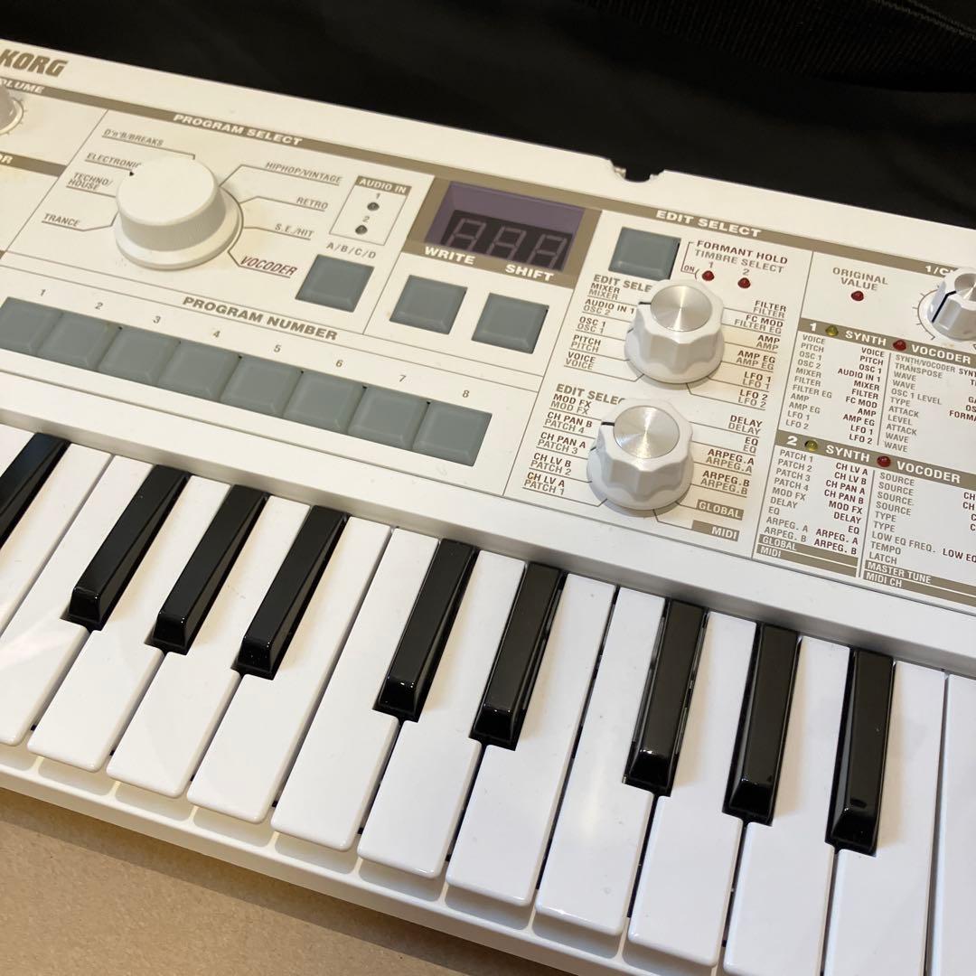 KORG microKORG S シンセサイザー 箱付き 新同 キャリーケース付