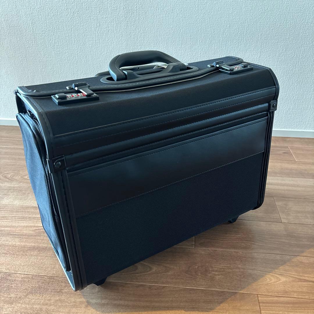 ANA パイロットバック