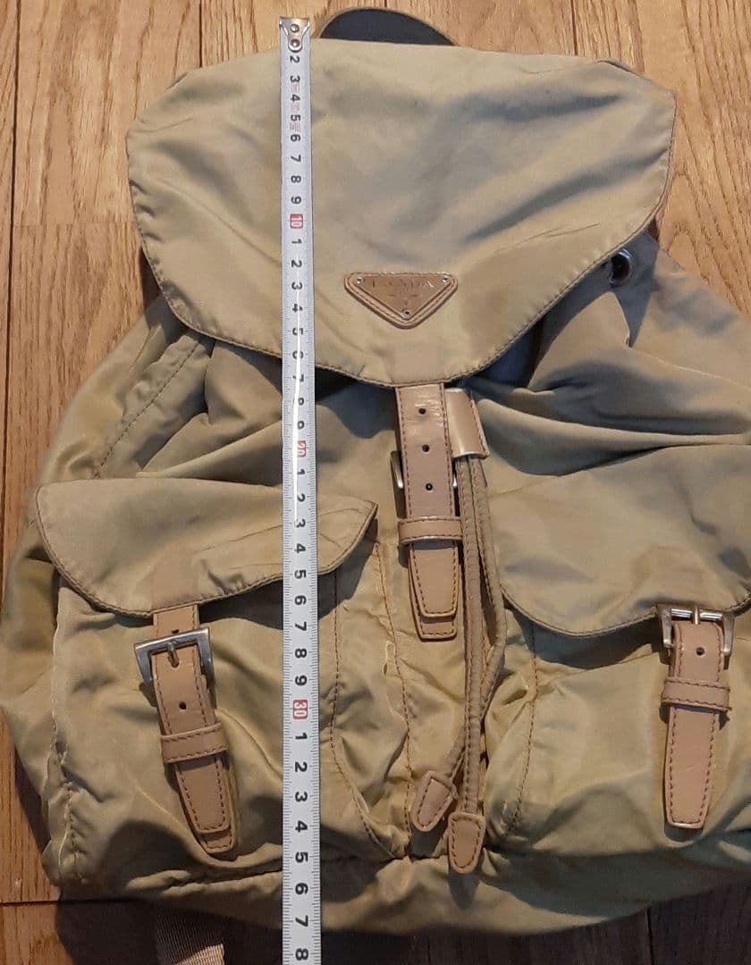 プラダ　リュック　ベージュ