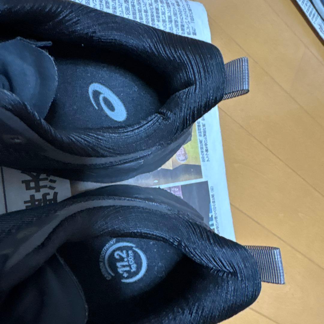 NOVABLAST 4 ブラック/グラファイトグレー 2E 27.0 箱付き