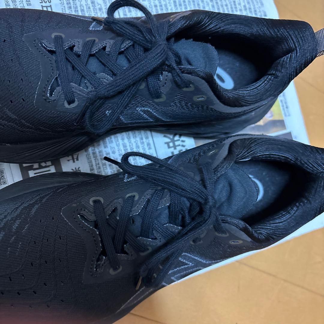 NOVABLAST 4 ブラック/グラファイトグレー 2E 27.0 箱付き