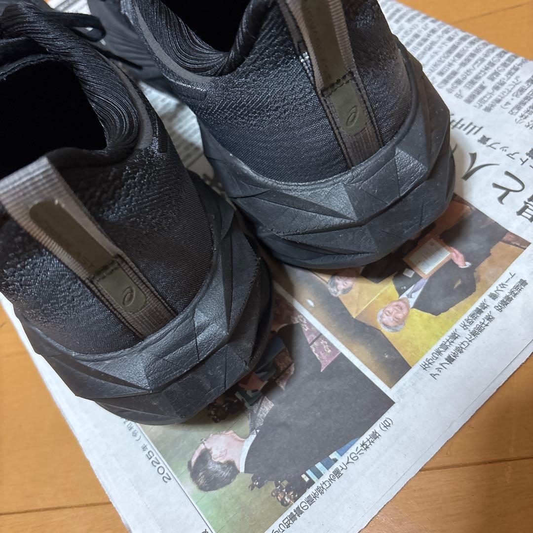 NOVABLAST 4 ブラック/グラファイトグレー 2E 27.0 箱付き