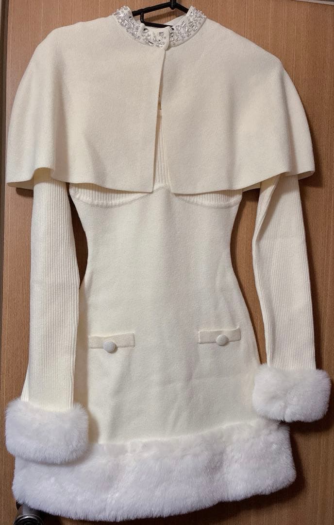 Darich ダーリッチ　ビジューケープニットミニワンピース　IVO アイボリー