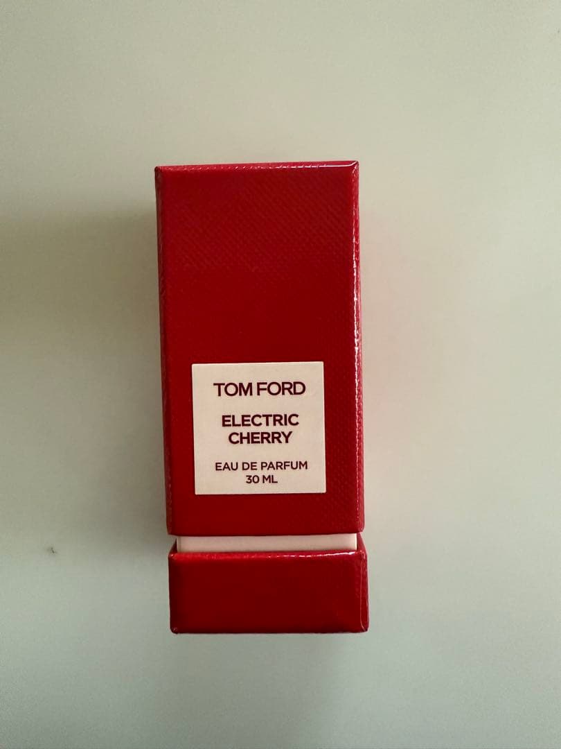 TOM FORD エレクトリックチェリー/香水