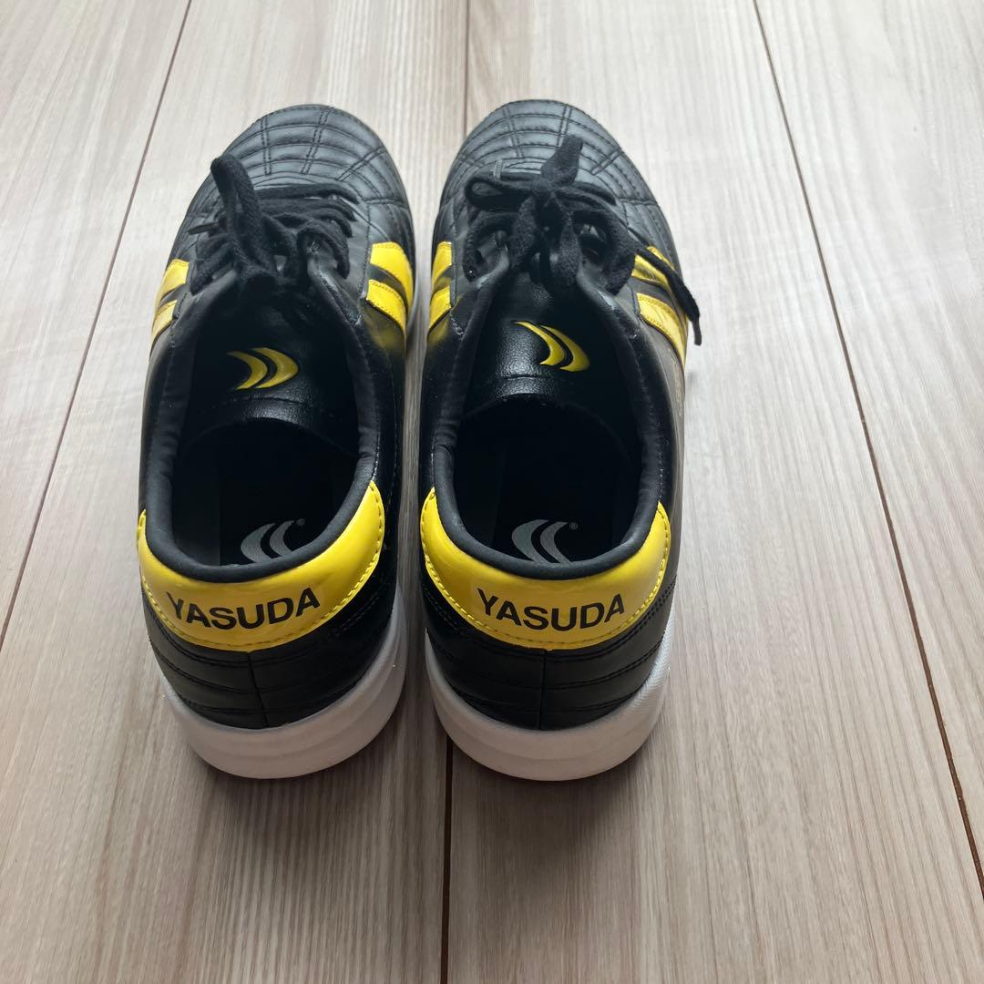 ヤスダ　トレーニンシューズ26㎝