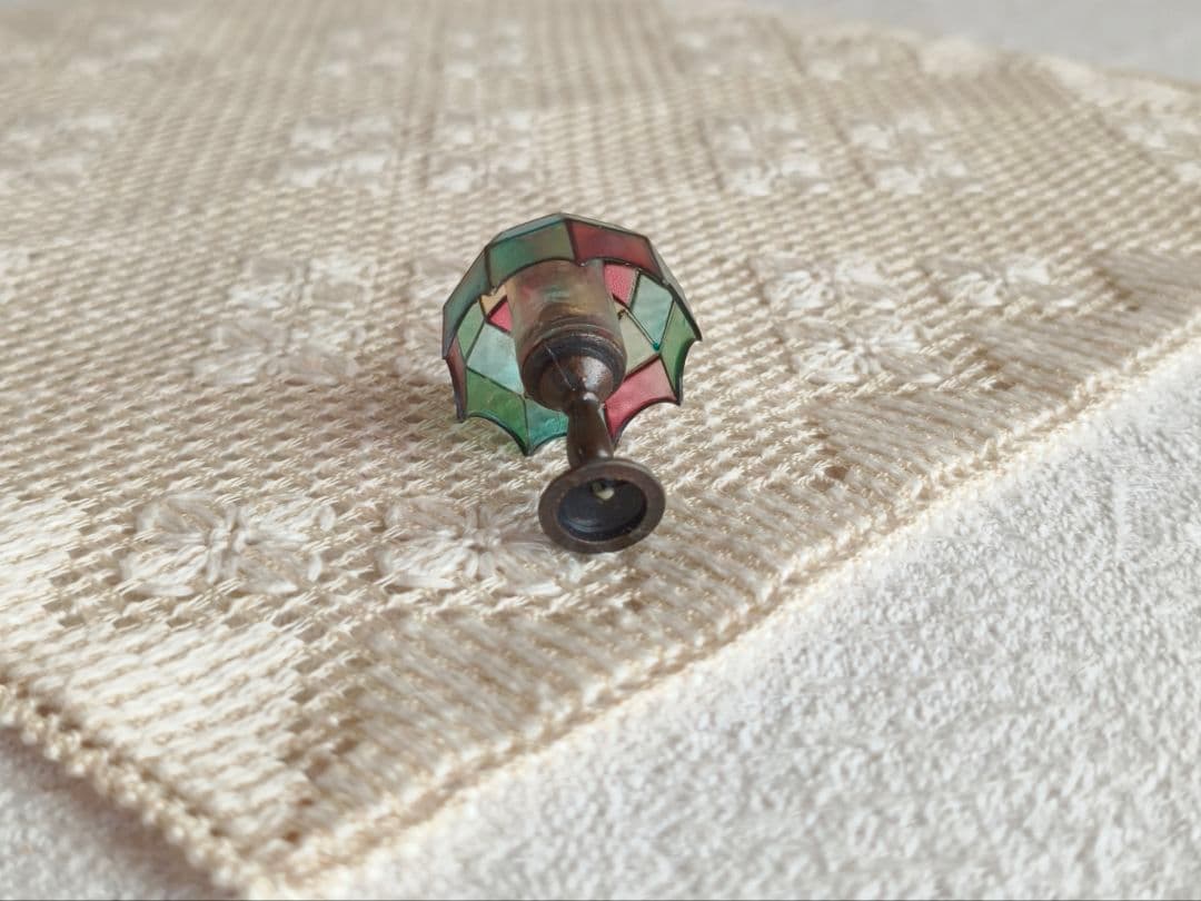 cinnamon さま】 vintage ❀ ステンドグラスの 小さなランプ