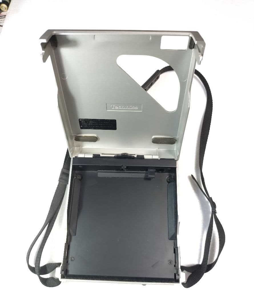 d*7様 携帯用CDプレーヤー Technics SL-XP7