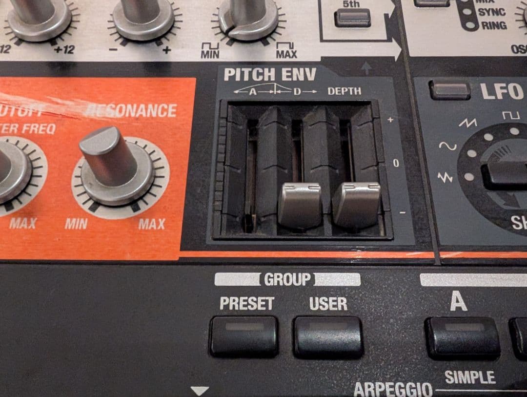 Roland SH-201 シンセサイザー 本体 電源付き 動作品 ノブ欠品あり