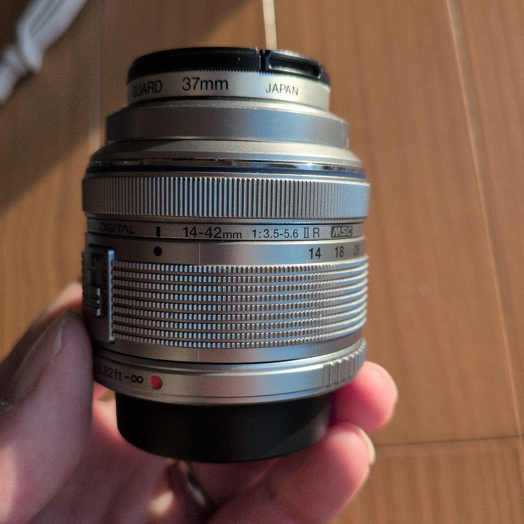 OLYMPUS E-P3 ホワイト ミラーレス一眼　ツインレンズキット　EVF付