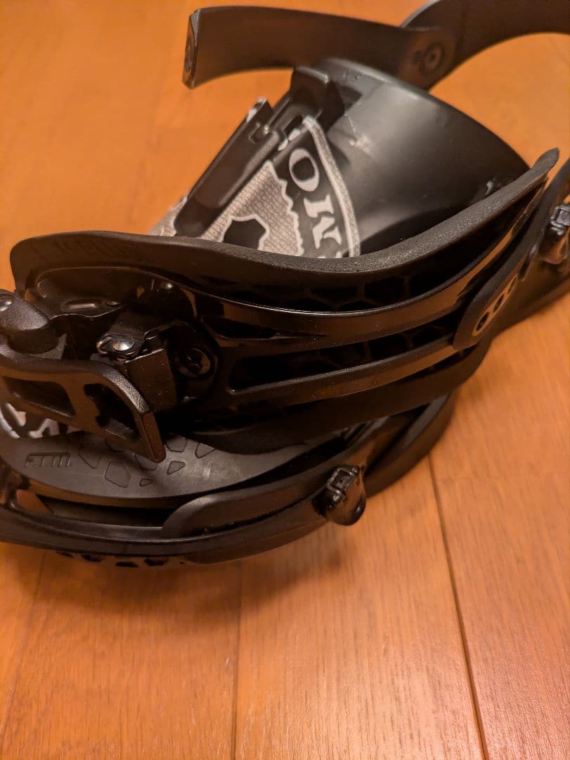 Flux ビンディング Sサイズ Pennywiseモデル