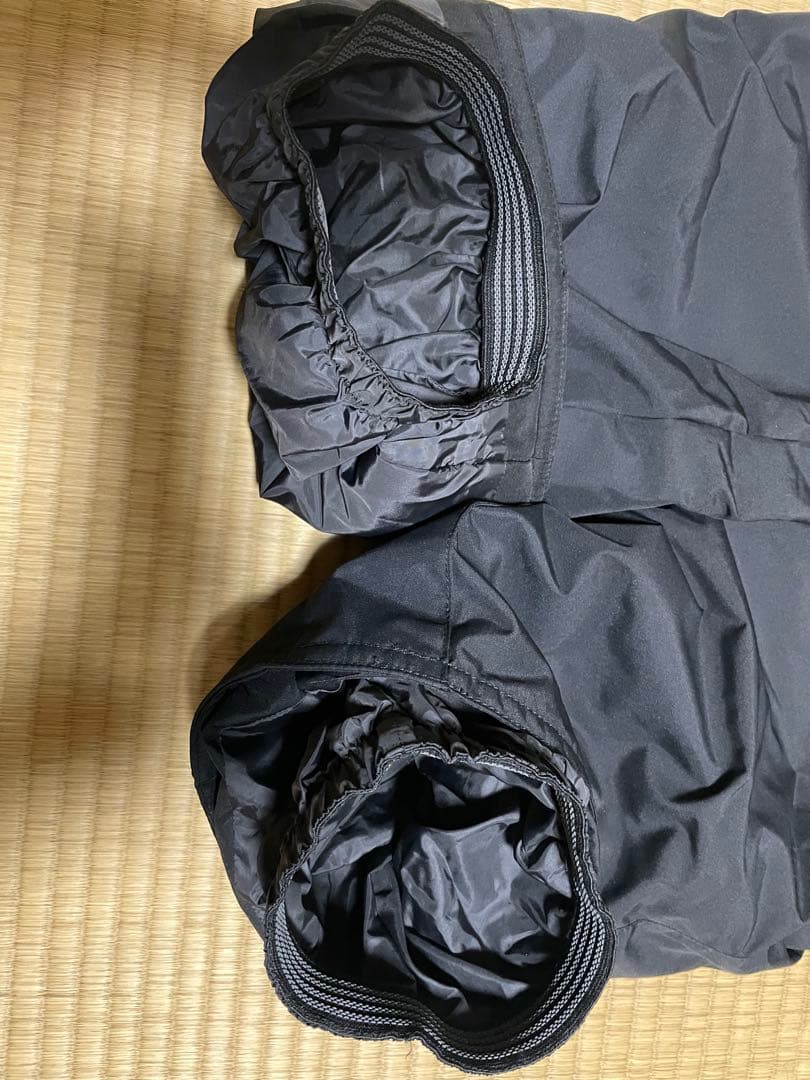 デサントスキーウェア　ファブリス　スキーパンツ　Mサイズ