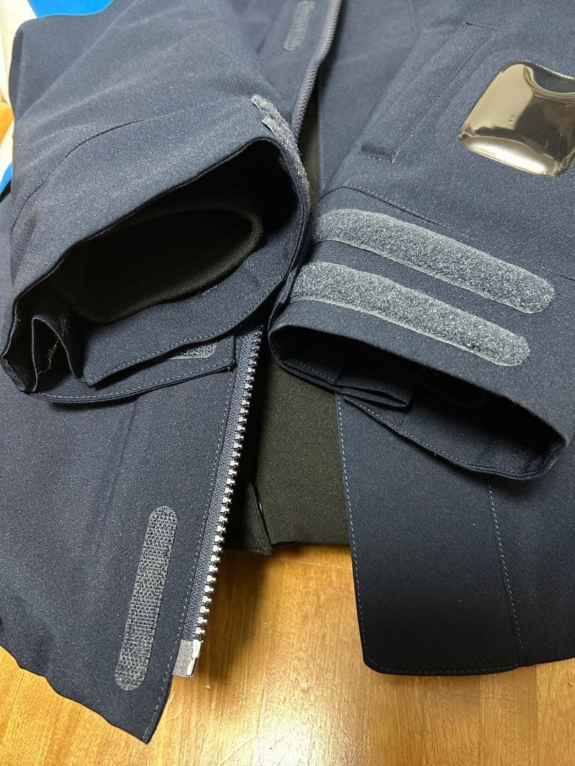 ゴールドウィン スキーウェア ジャケットとパンツセット