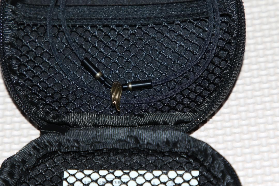 ファイテン　RAKUWAネック　ウイングス　40ｃｍ