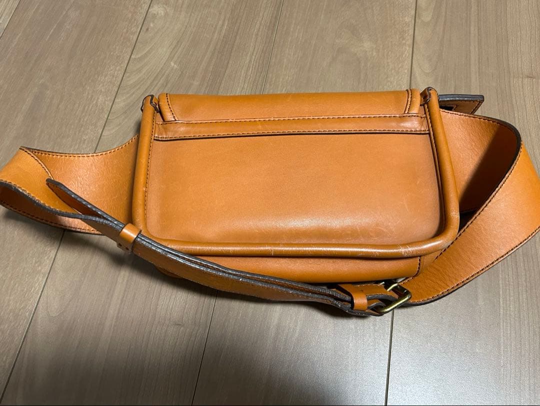 レザー ボディバッグ