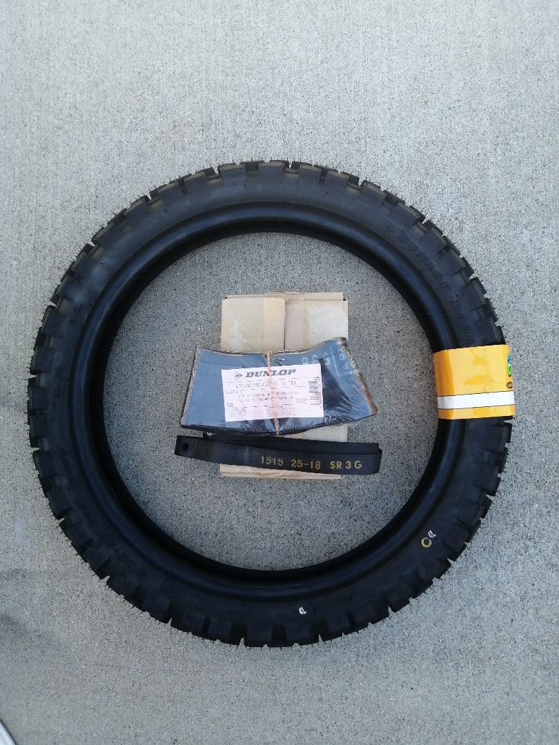 こまち　DUNLOP D605 4.10-18 チューブタイヤ　セット売り