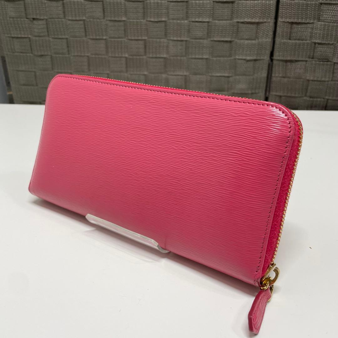 PRADA ピンク エピレザー 長財布 - メルカリ