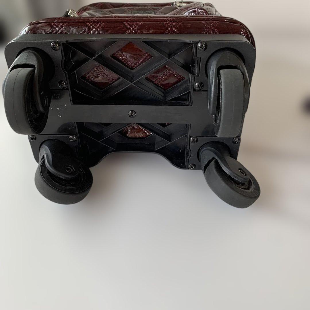 スワニーSwanyキャリーショッピングバッグ エナメルエマイロボルドー