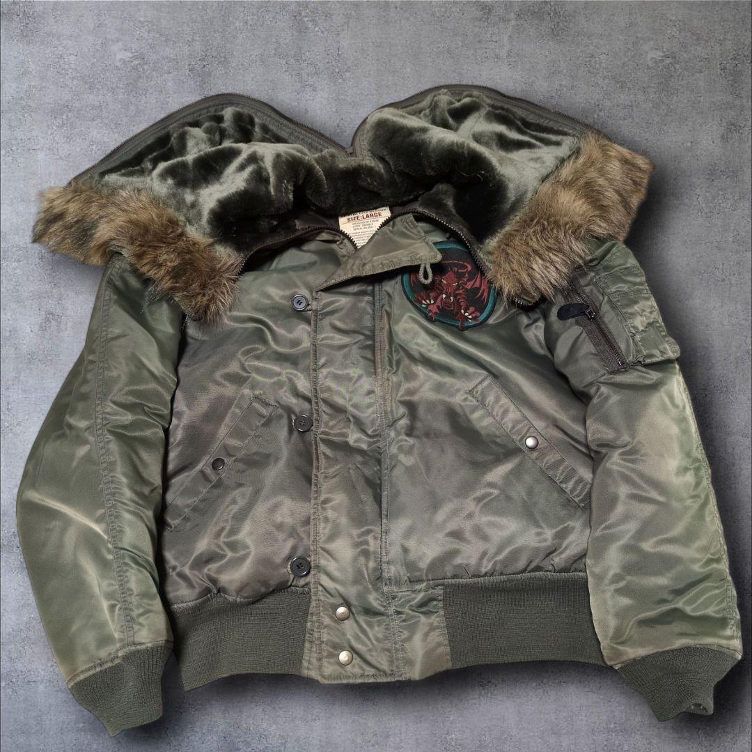 希少モデル✨AVIREX N-2B RED DRAGON ワッペン L カーキ