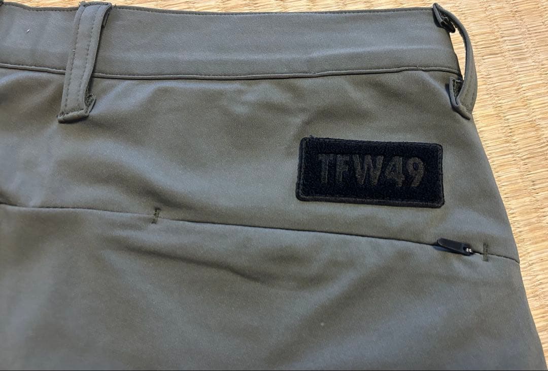 【テン】TFW49 メンズゴルフパンツ サイズ3（M）カーキ