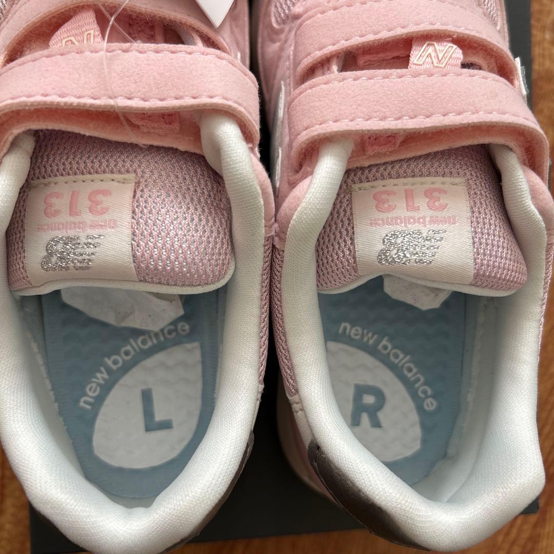 【Lili】　New Balance スニーカー 17.5 18.0